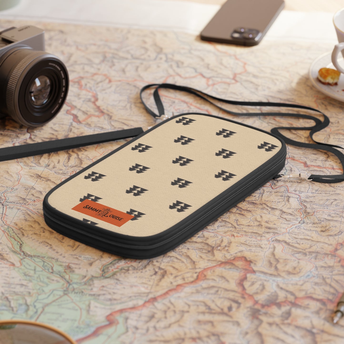 Black and Tan Vintage Style Zipper Wallet